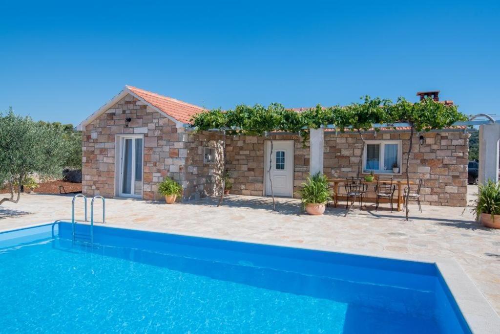 Holiday Home My Summer House Supetar Buitenkant foto
